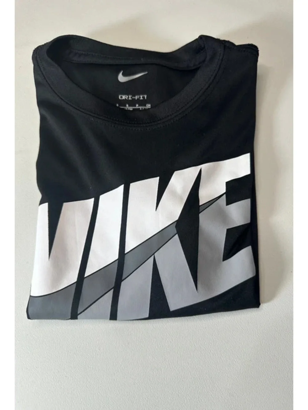 Nike Dri-FIT Kids Black Graphic T-Shirt Size 5 4-5 Years G00130
